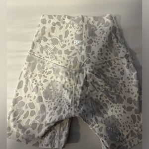 lululemon double aligned biker short great condition